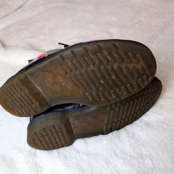 Dr. Martens "hand painted in France" 1460 Vonda II Women's ankle boot! (W-10) - Picture 5 of 14